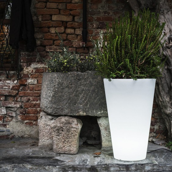 Serralunga Liscio Siena Light Leuchtender Blumentopf - Agof Store