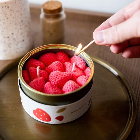 Candle Hand Ripe Strawberry Kerze - Agof Store