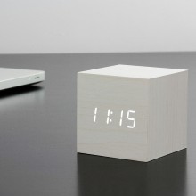 Cube Click Clock orologio da tavolo Gingko - Agof Store Cube Click Clock orologio da tavolo Gingko - Agof Store