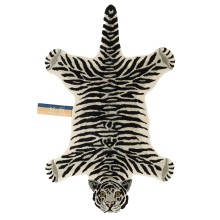 Doing Goods Snowy Tiger Groß Teppich 150x90 cm - Agof Store