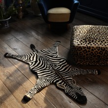 Doing Goods Stripey Zebra Groß Teppich 153x110 cm - Agof Store Doing Goods Stripey Zebra Groß Teppich 153x110 cm - Agof Store