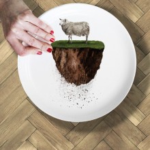 SA13 You are not here Sheep | Ceramic Plate Ø24 Cm | Agof Store SA13 You are not here Sheep | Ceramic Plate Ø24 Cm | Agof Store