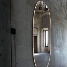 Flos La Plus Belle specchio con luce - Agof Store Flos La Plus Belle specchio con luce - Agof Store
