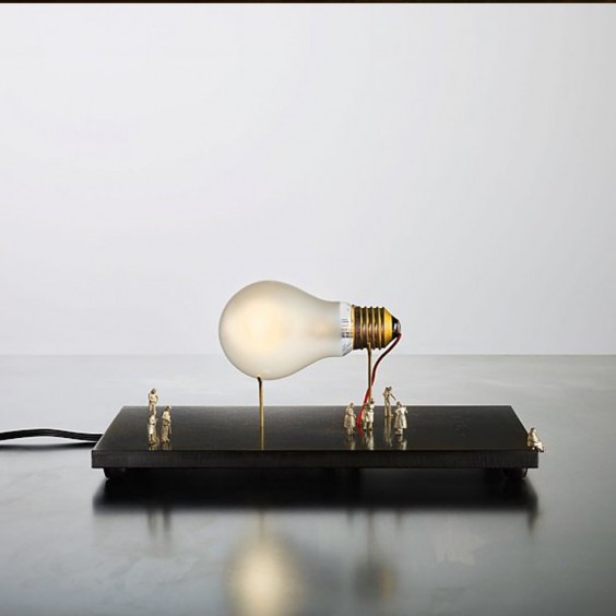 Ingo Maurer I ricchi poveri Monument for a bulb Tischleuchte - Agof Store