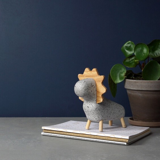 KORRIDOR Concrete Lion | Oggetto Decorativo | Agof Store